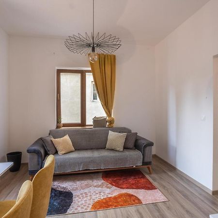 Linden House - A Lovely Apartment In Central Βάρνα Εξωτερικό φωτογραφία
