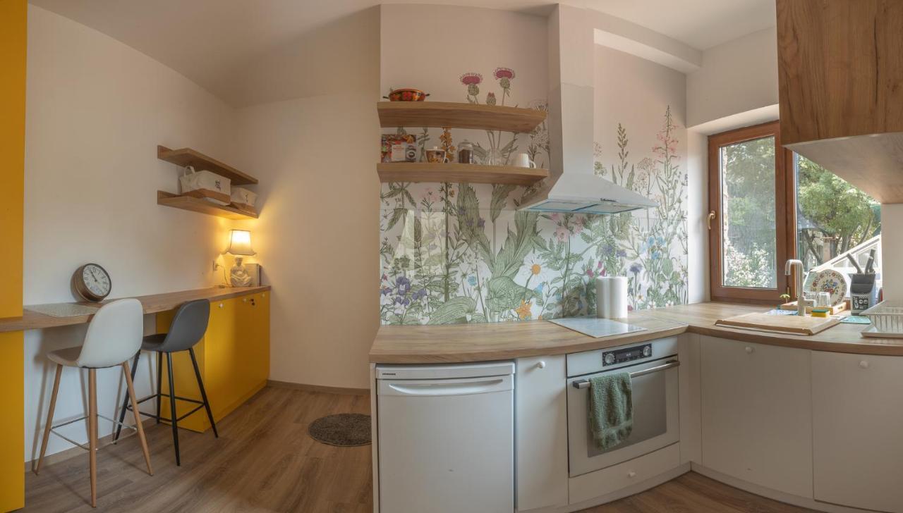 Linden House - A Lovely Apartment In Central Βάρνα Εξωτερικό φωτογραφία